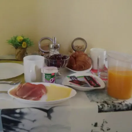 Alojamento de Acomodação e Pequeno-almoço Luciana Verdini *
